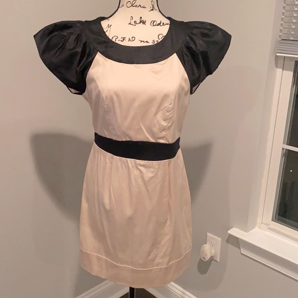 French connection size 8 tan and black dress
